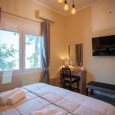 Two Bedroom Apartment, Mytilene Lesvos エクステリア 写真