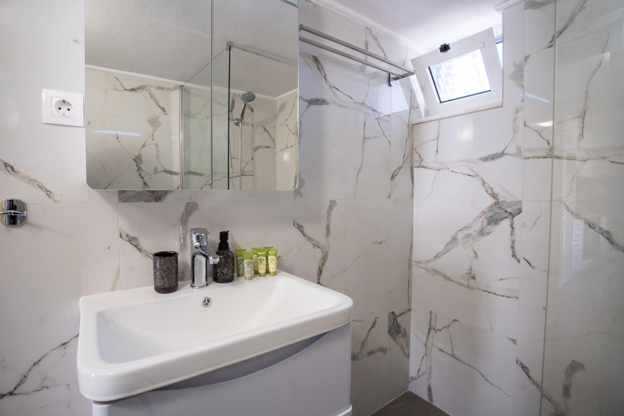 Two Bedroom Apartment, Mytilene Lesvos エクステリア 写真
