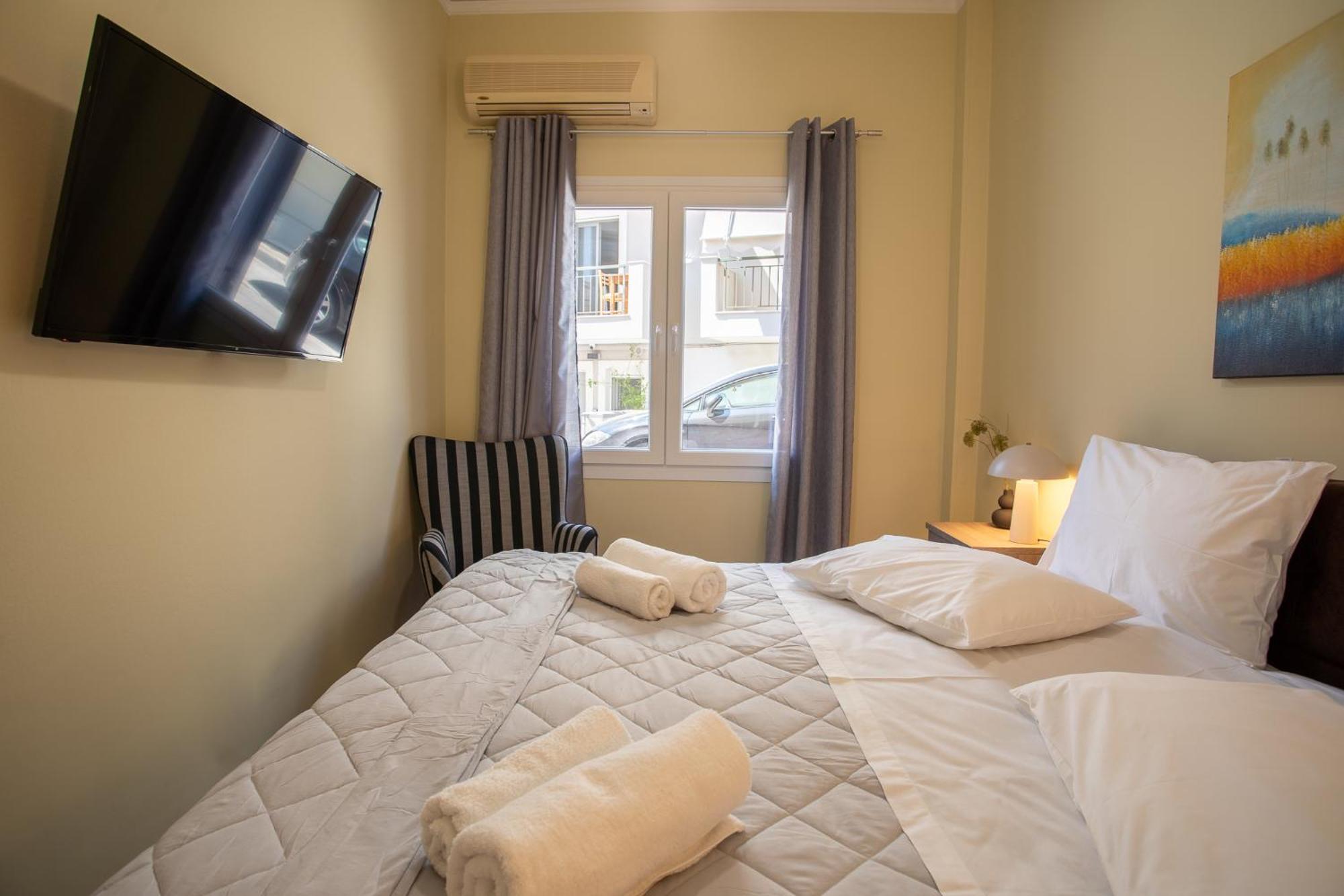 Two Bedroom Apartment, Mytilene Lesvos エクステリア 写真