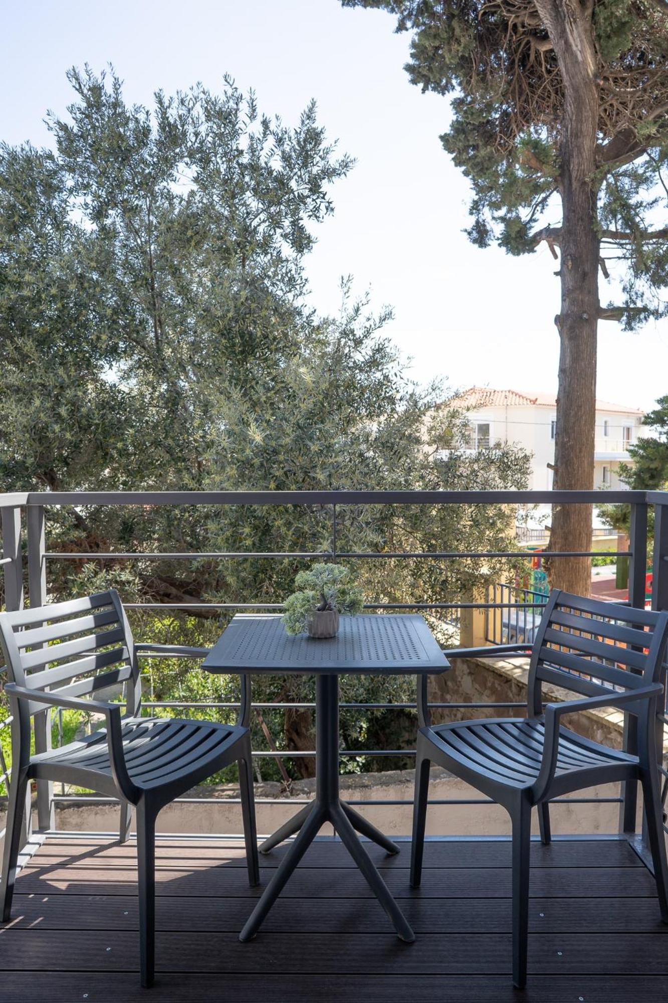 Two Bedroom Apartment, Mytilene Lesvos エクステリア 写真